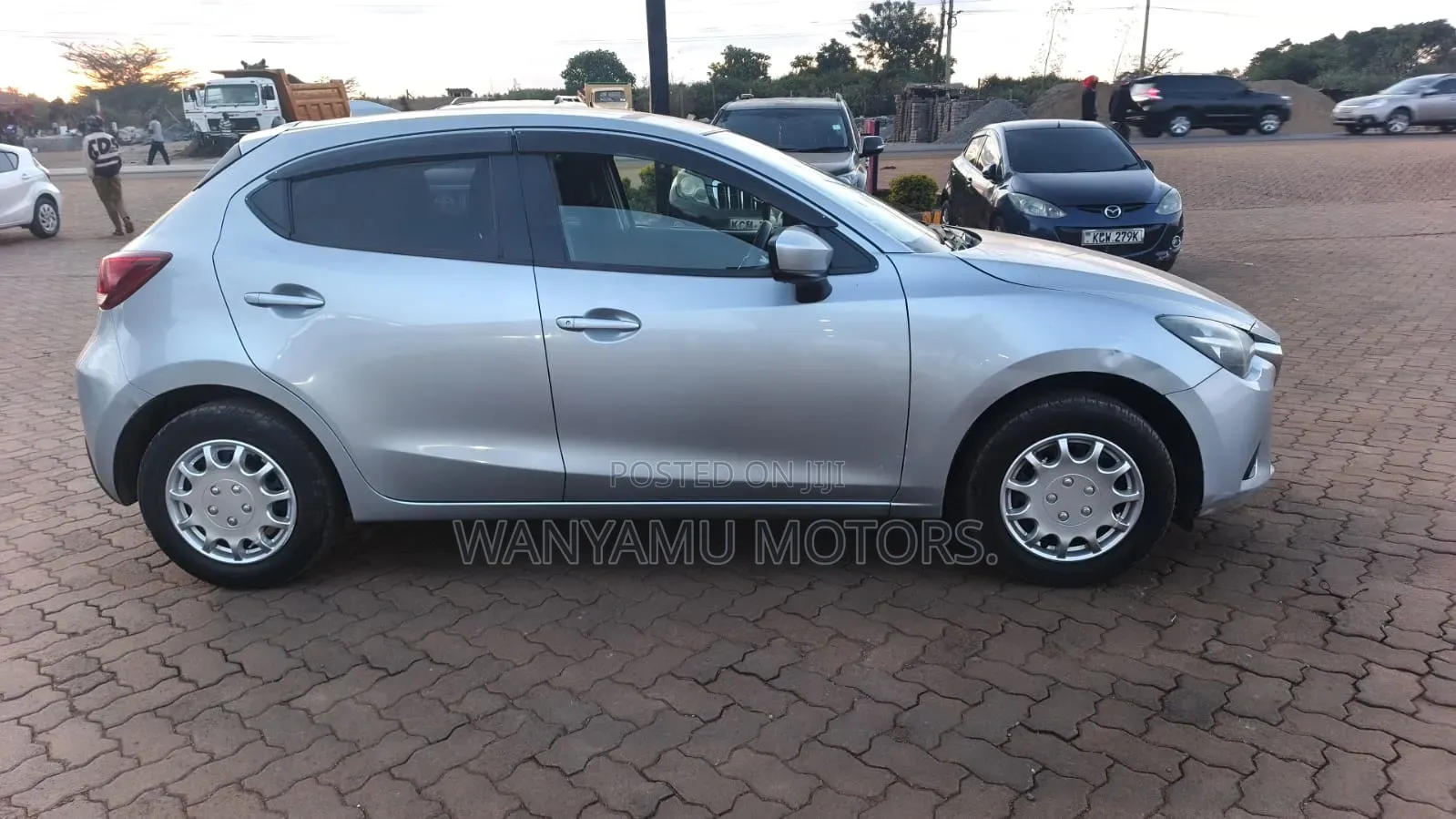 Mazda Demio 2017 Silver