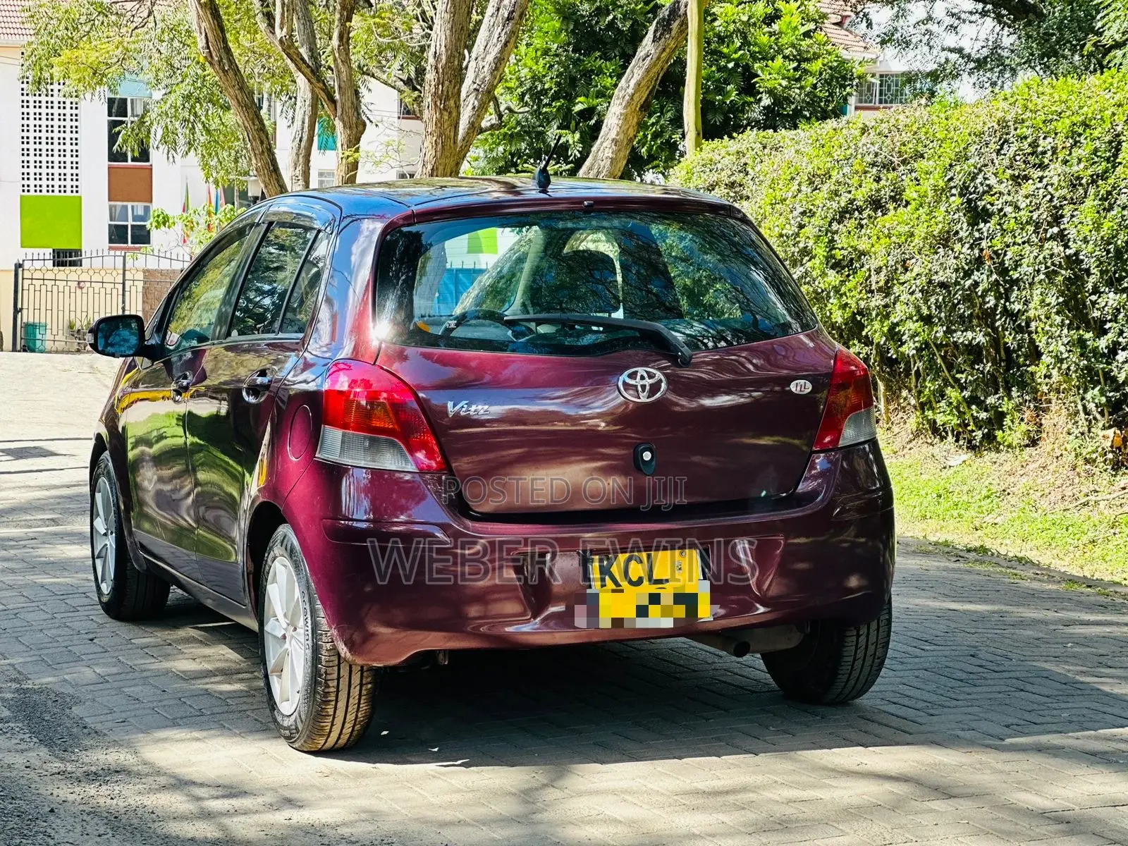 Toyota Vitz 1.3 AWD 5dr 2010 Maroon