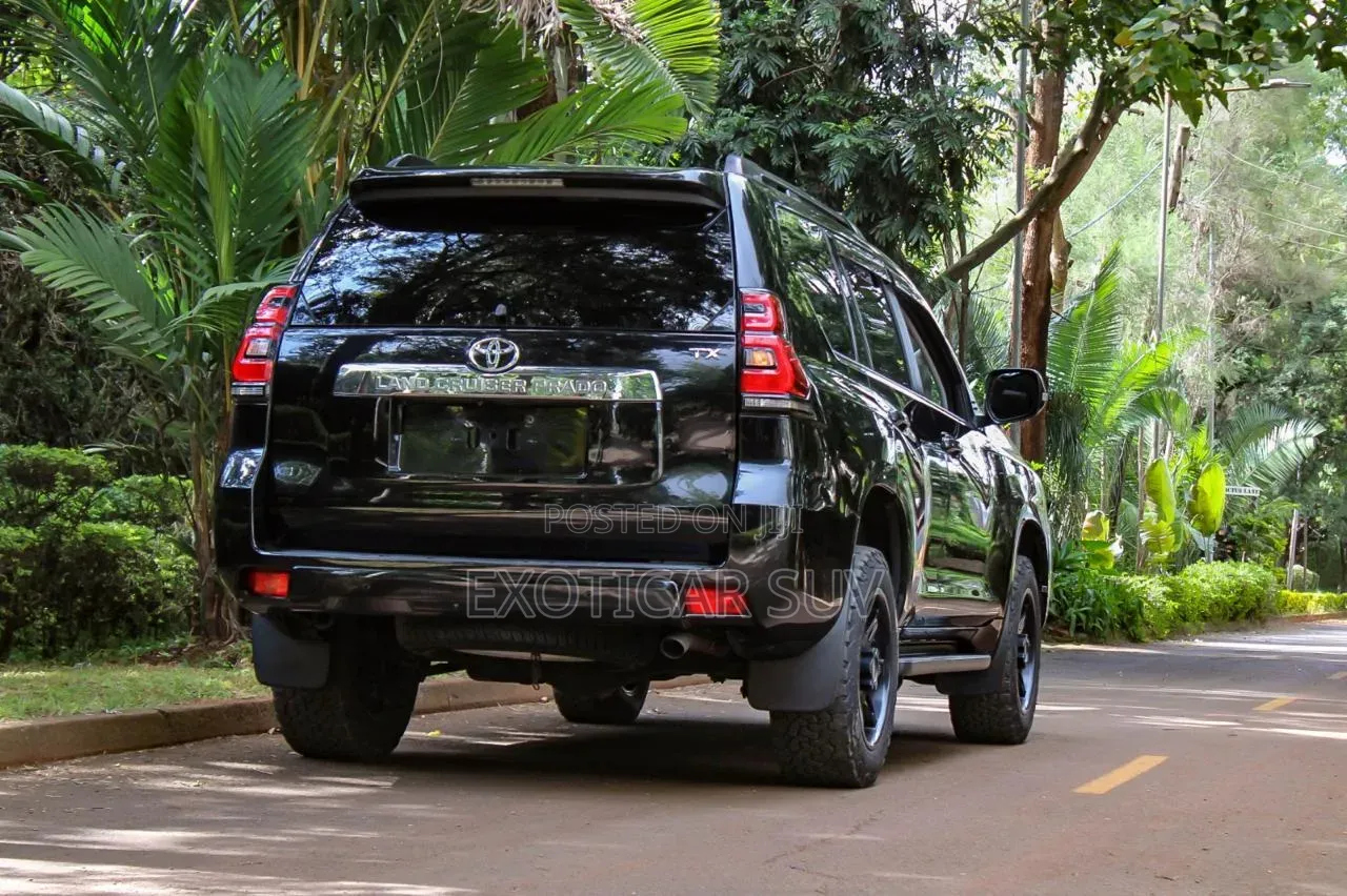 Toyota Land Cruiser Prado 2017 Black
