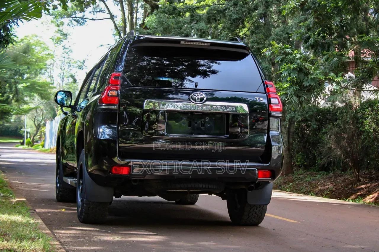 Toyota Land Cruiser Prado 2017 Black