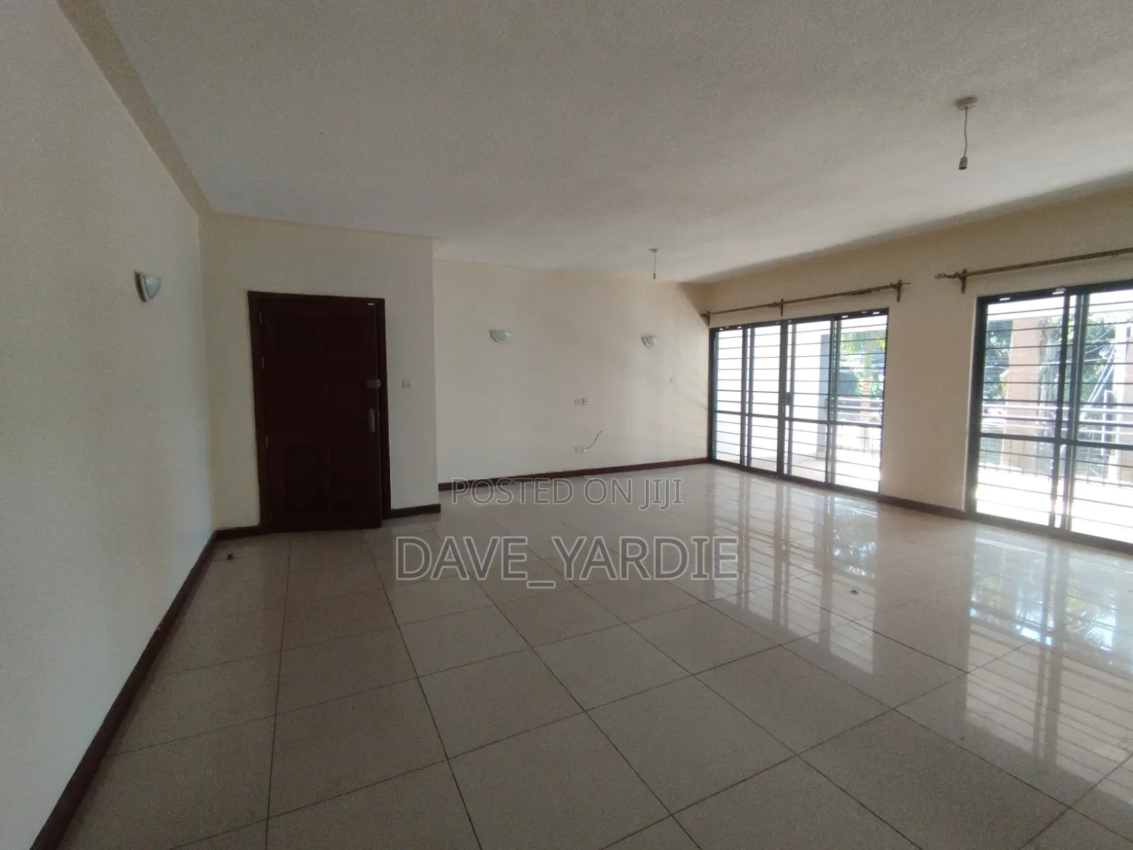 6bdrm Duplex in Parklands/Highridge for sale