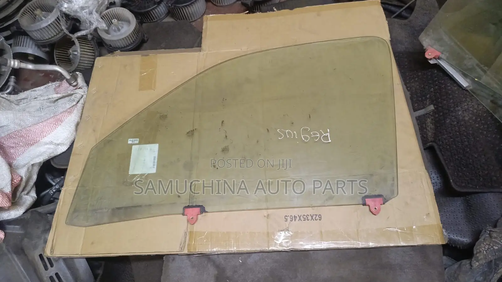 Door Glass Toyota Regius Front Left