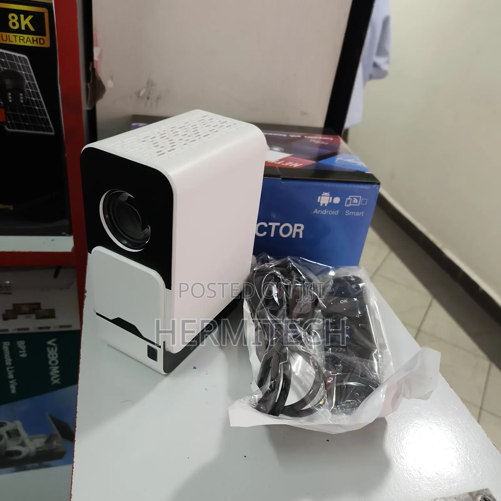 Projectors T6 Mini Smart Android Projectors Outdoor Projector