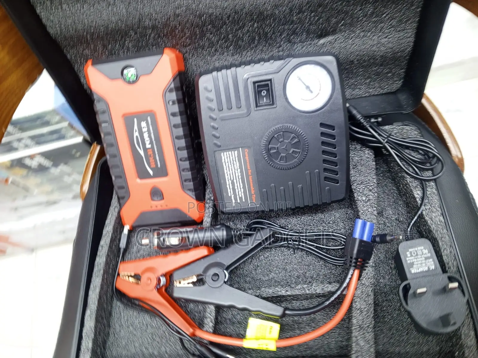 Portable Car Jump Starter With Air Compressor and Power Bank