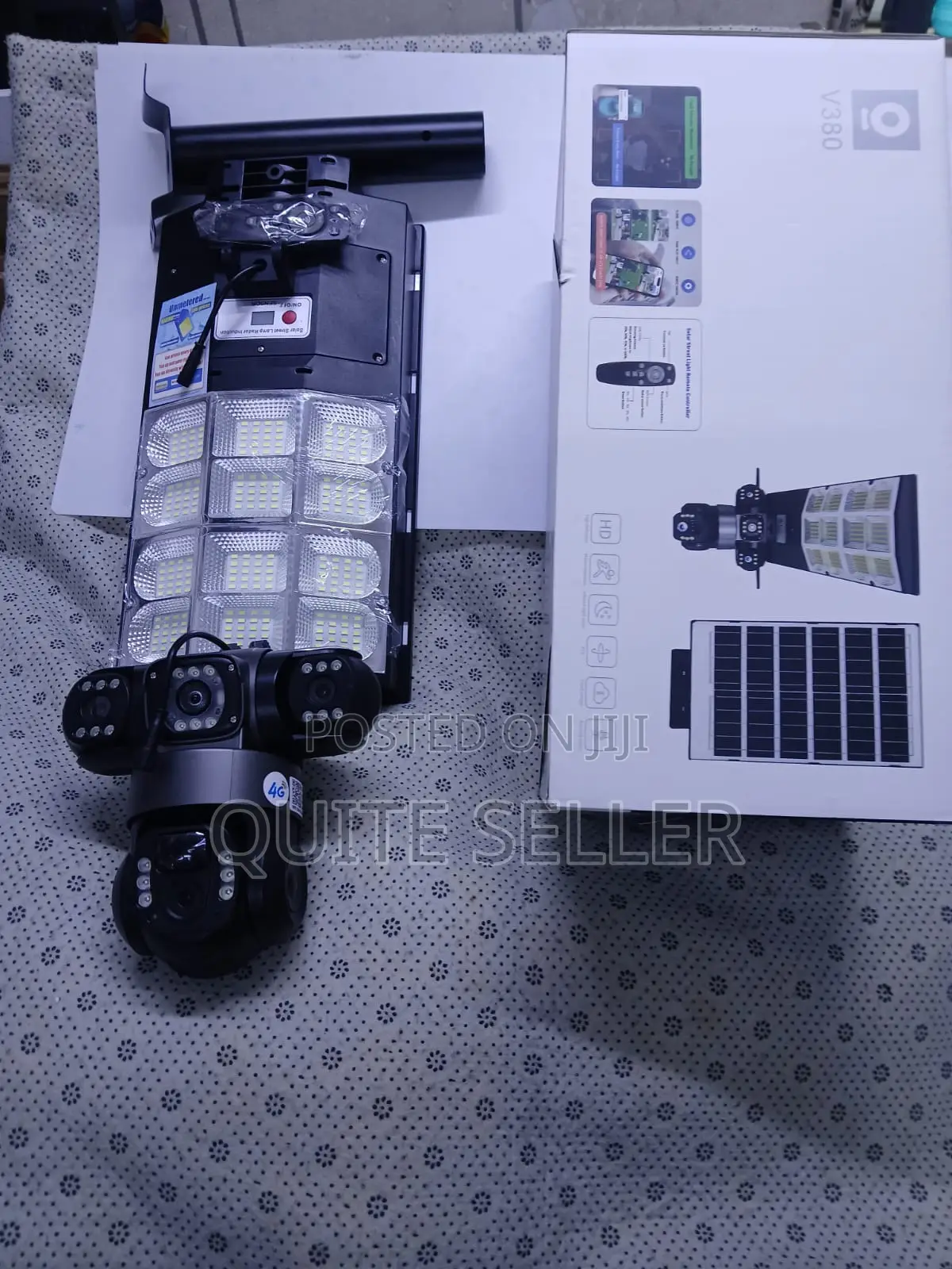 Mobile App Triple Lens 4g Ai Solar Floodlight Security Camera: