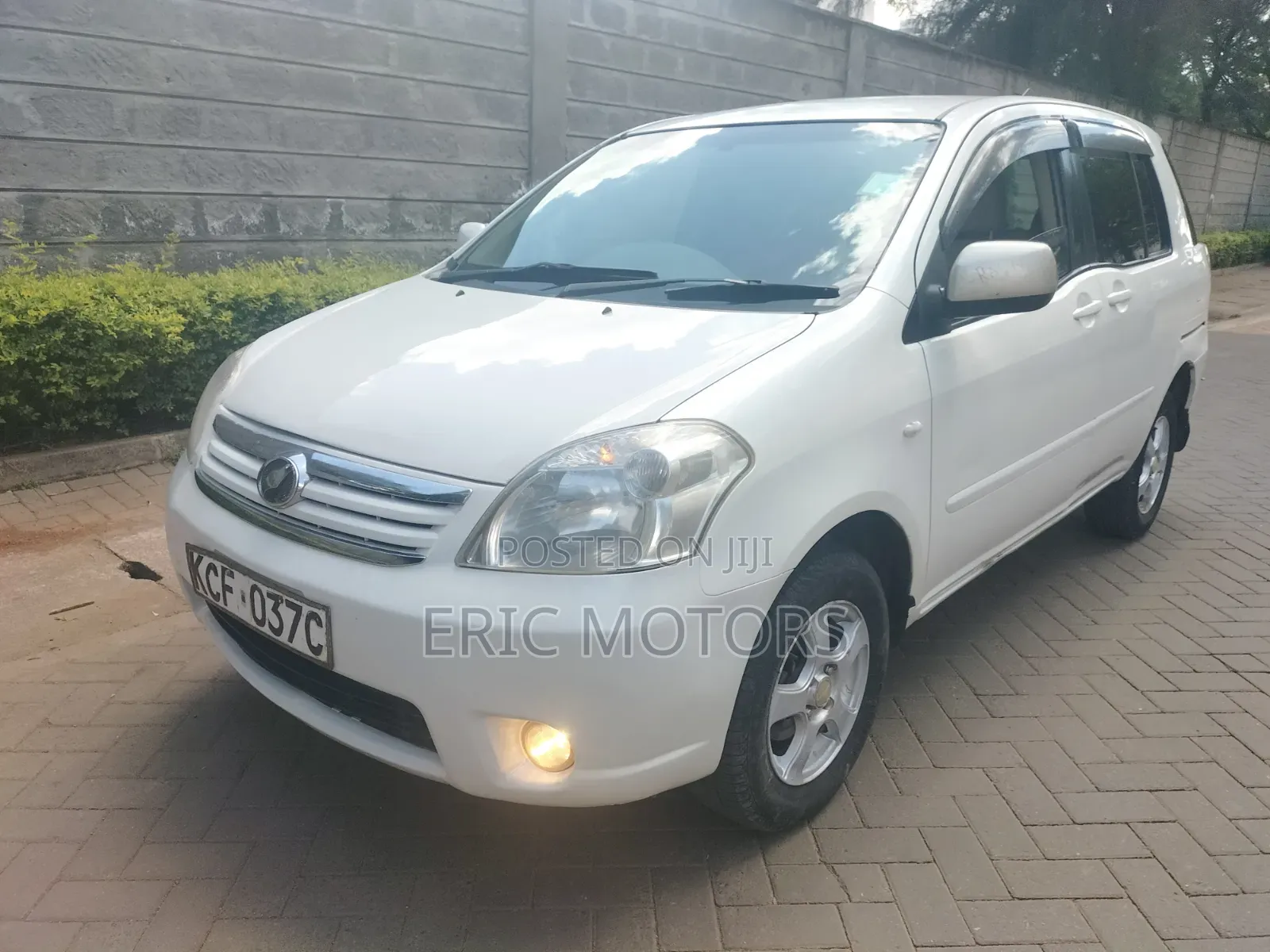 Toyota Raum 2005 White