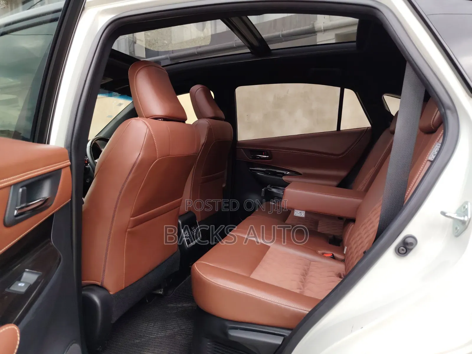 Toyota Harrier 2.0 2019 White