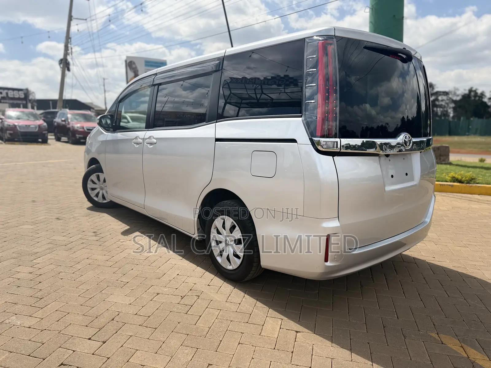 Toyota Noah 2.0 FWD (8 Seater) 2020 Silver
