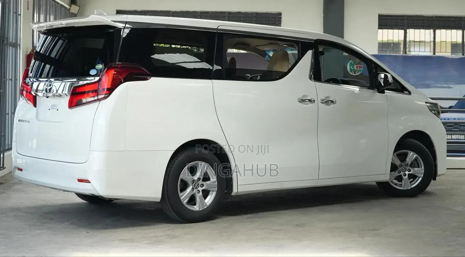 Toyota Alphard 2.5 Petrol FWD 2019 White