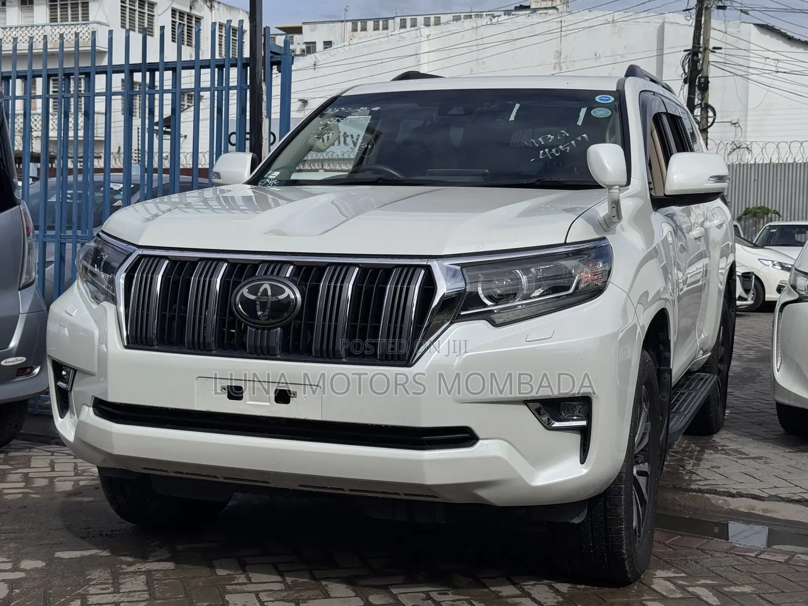 Toyota Land Cruiser Prado 2019 White