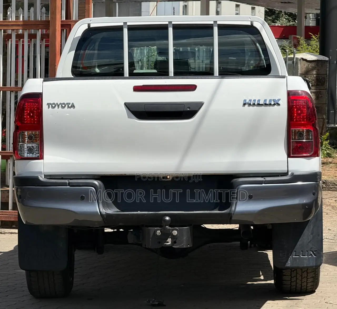 Toyota Hilux 2021 White