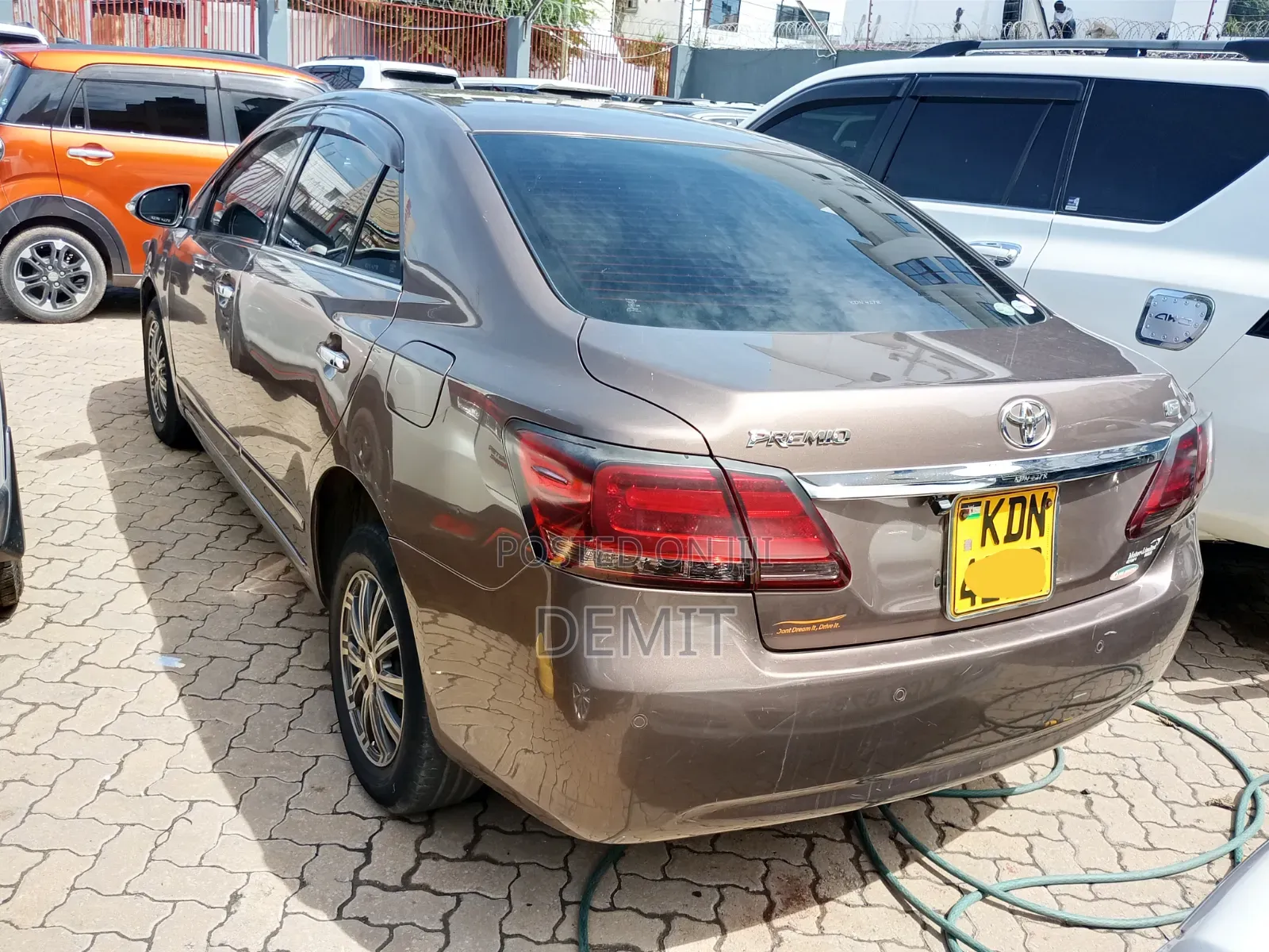 Toyota Premio 2016 Maroon