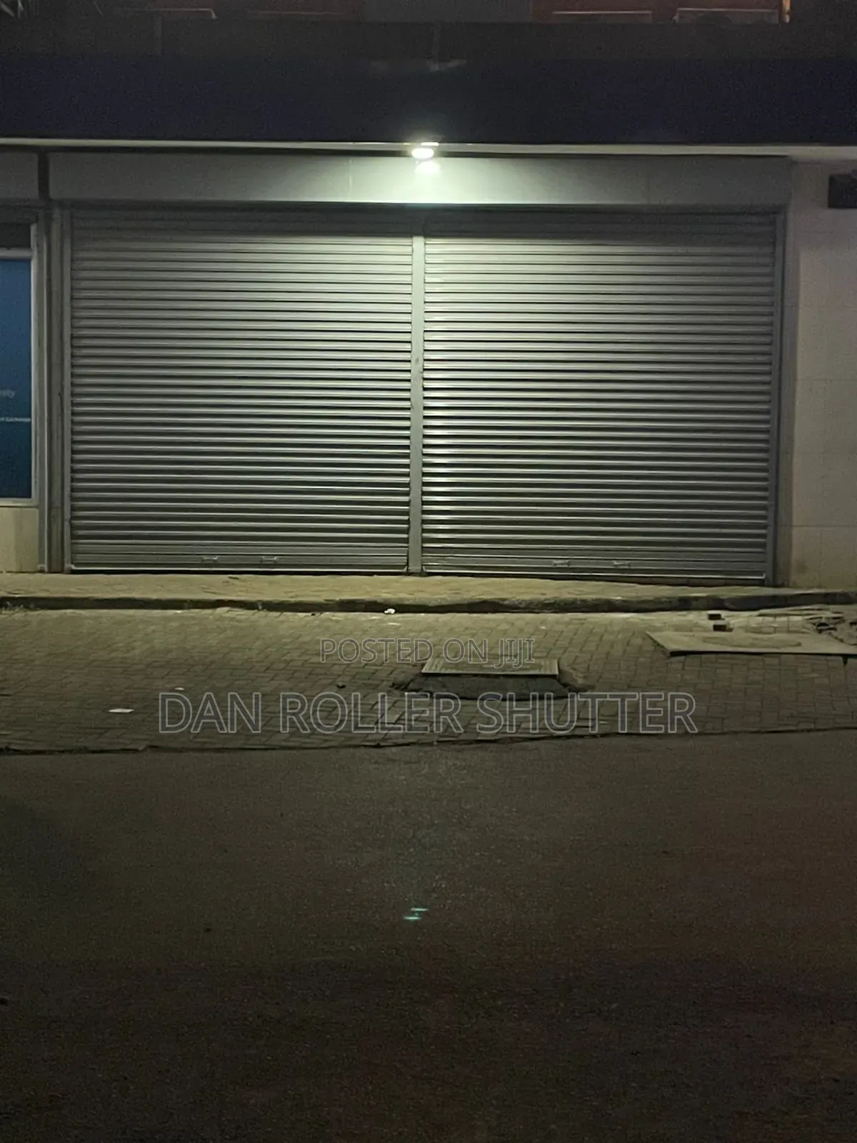 Manual Roller Doors With Custom Sizes