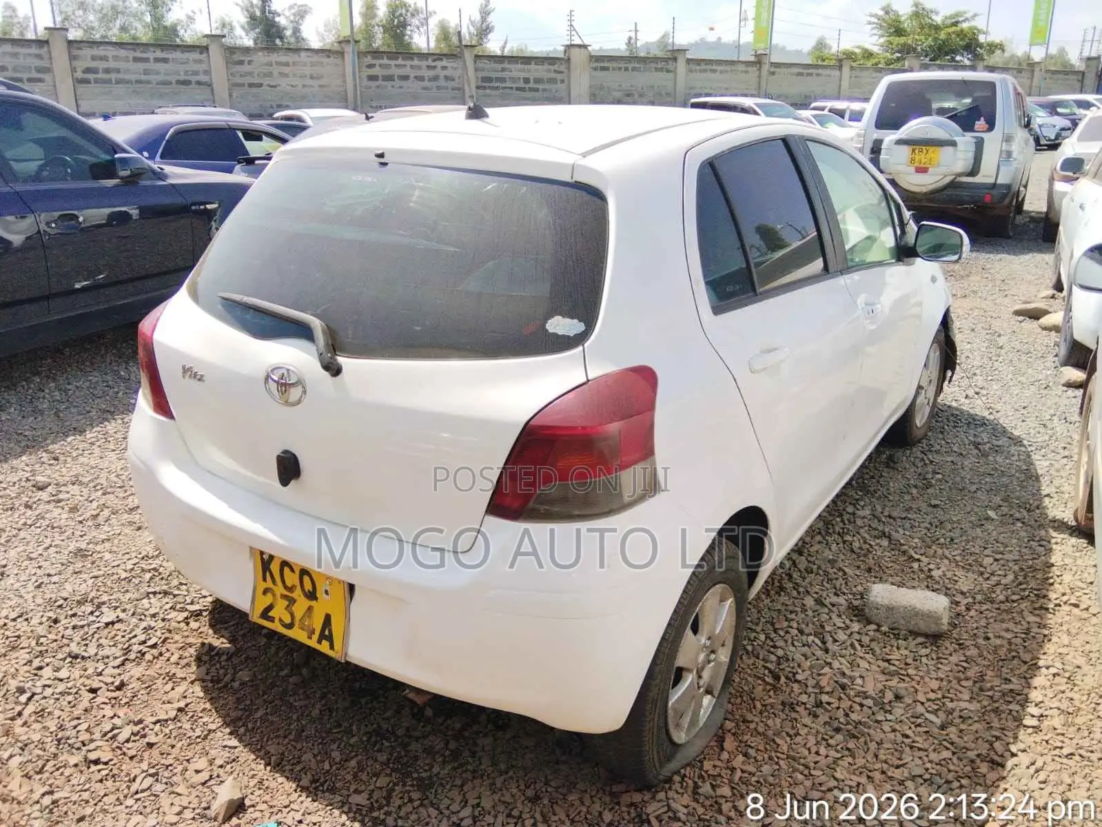Toyota Vitz 2011 White