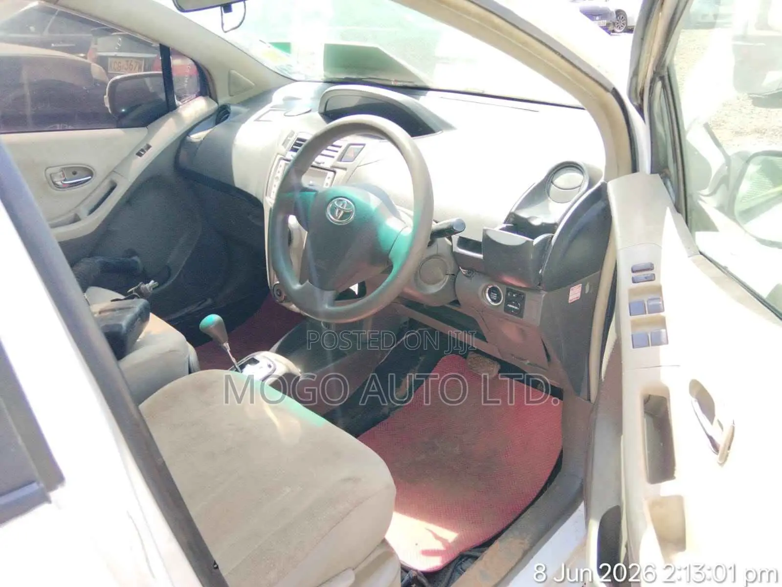 Toyota Vitz 2011 White