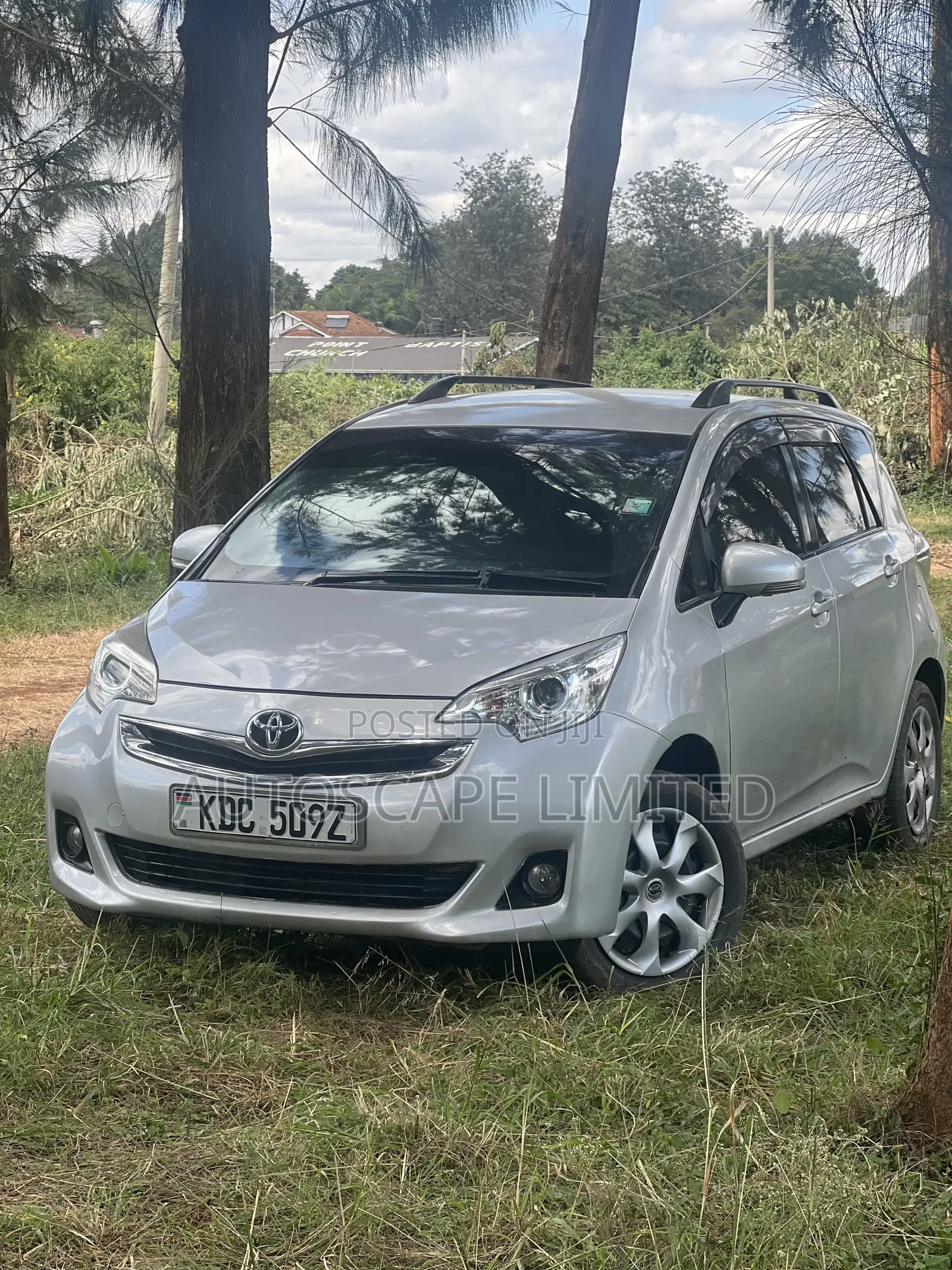 Toyota Ractis 2015 Silver