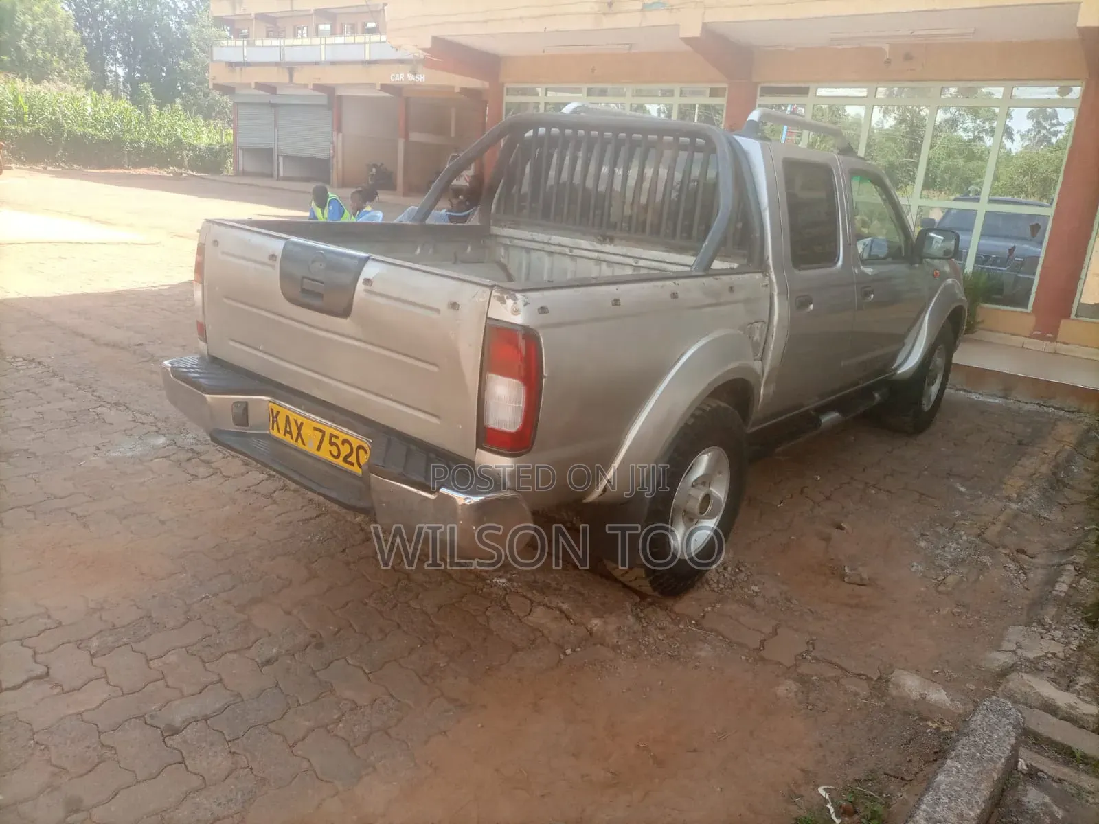 Nissan Hardbody 2009 Silver