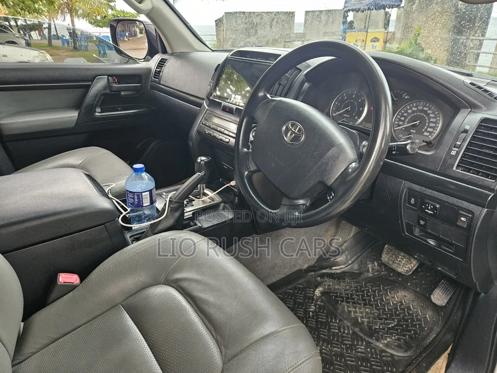 Toyota Land Cruiser 2010 Silver