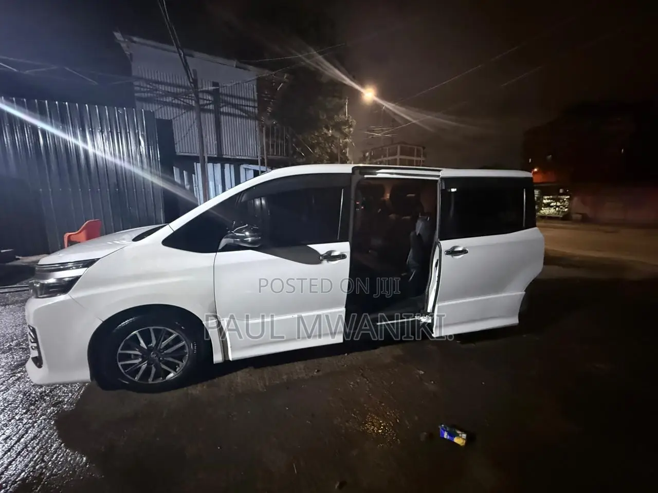 Toyota Noah 2017 White