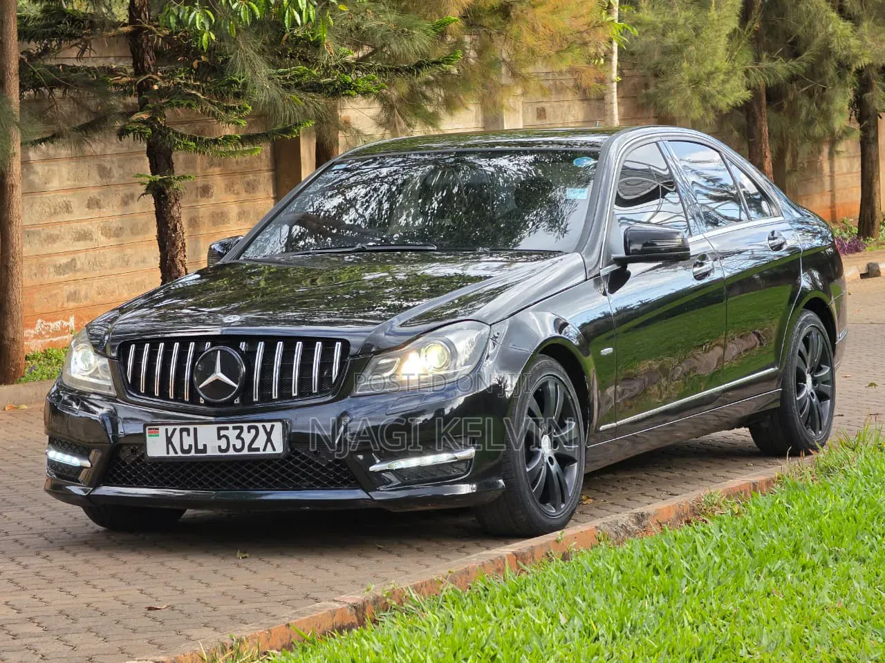 Mercedes-Benz C200 2010 Black