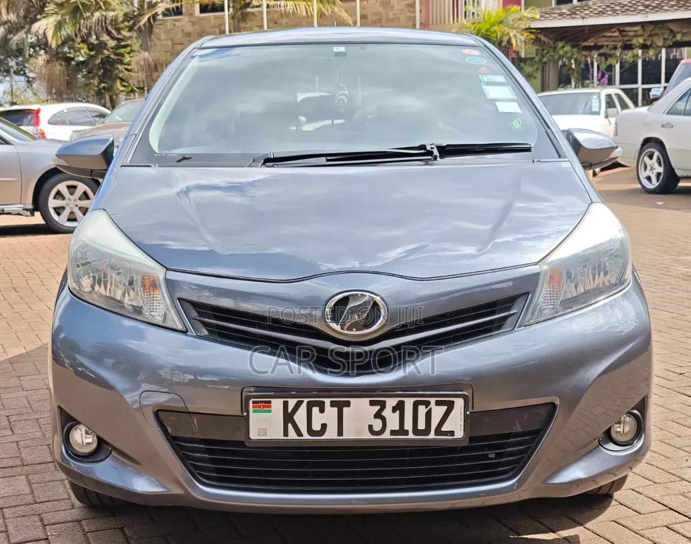 Toyota Vitz 2011 Gray
