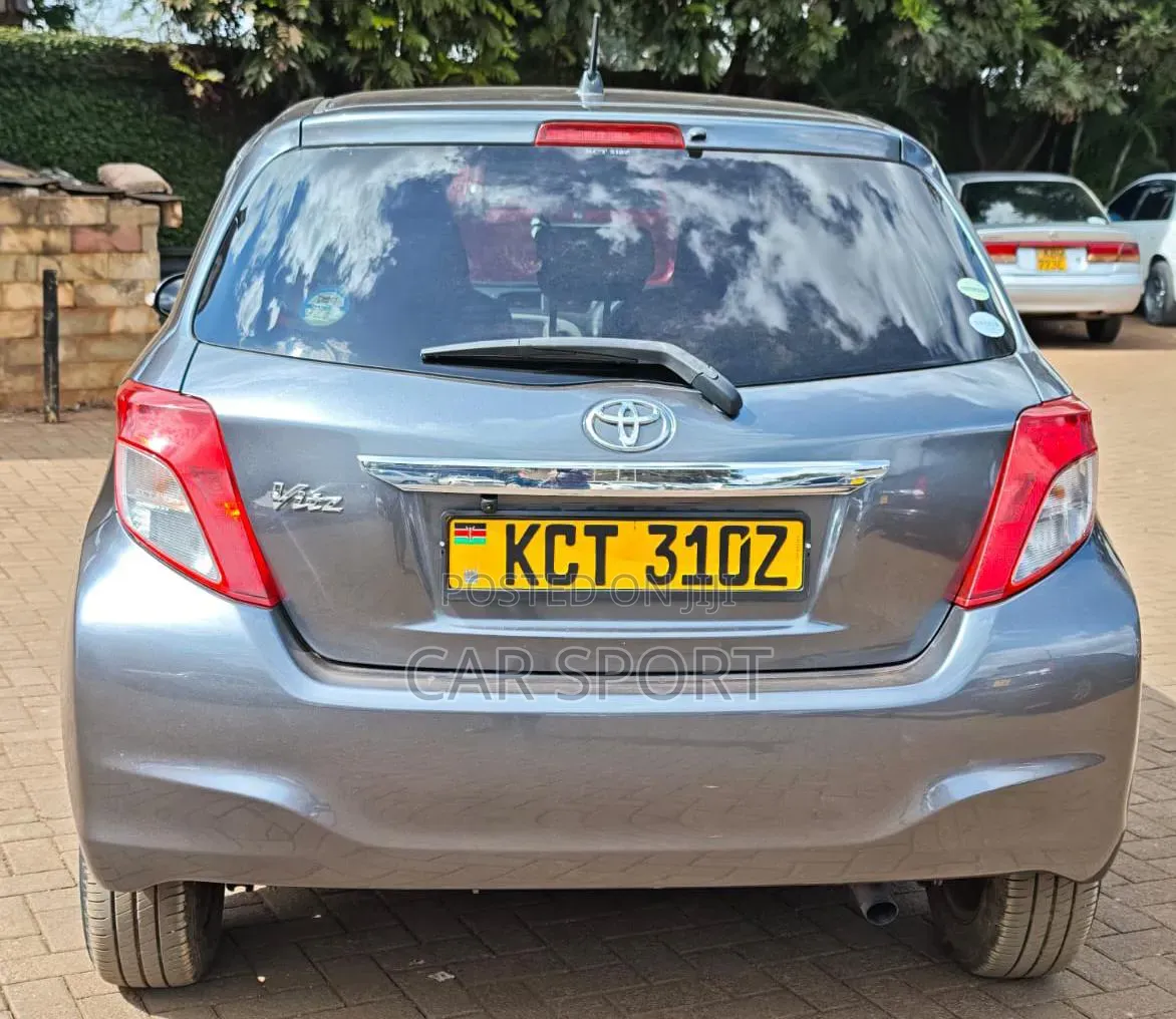 Toyota Vitz 2011 Gray