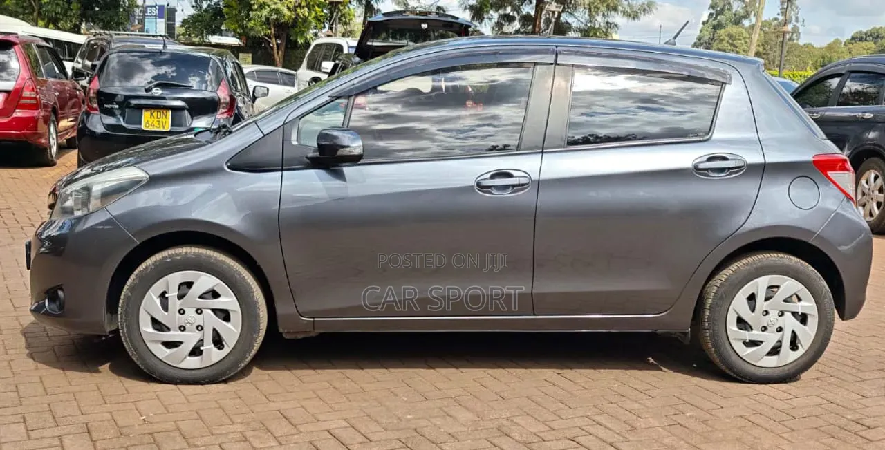 Toyota Vitz 2011 Gray