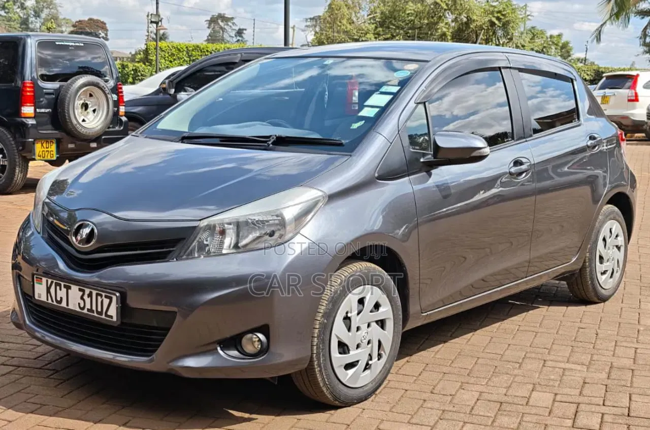 Toyota Vitz 2011 Gray