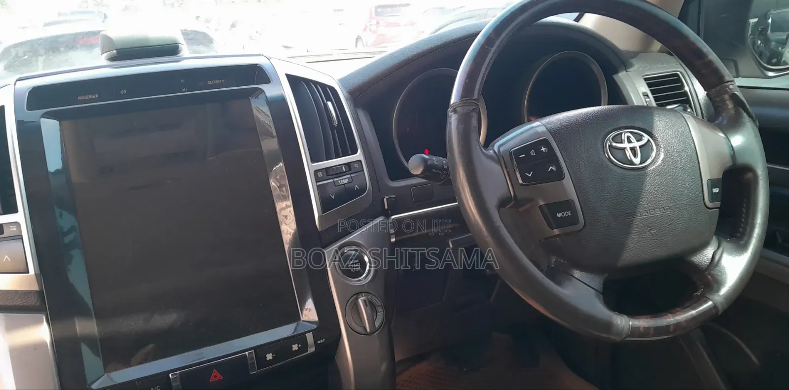 Toyota Land Cruiser 2010 White