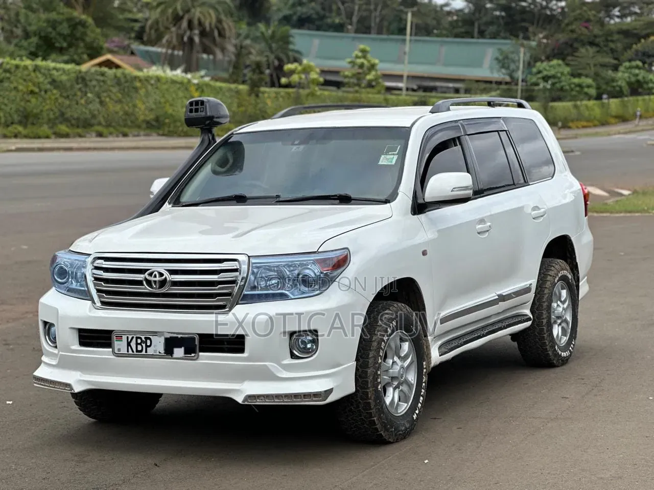 Toyota Land Cruiser 2009 White