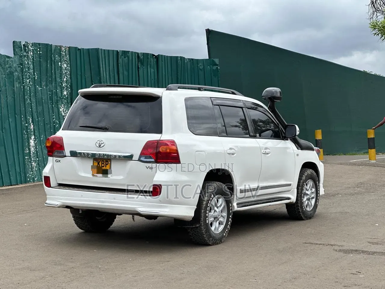 Toyota Land Cruiser 2009 White
