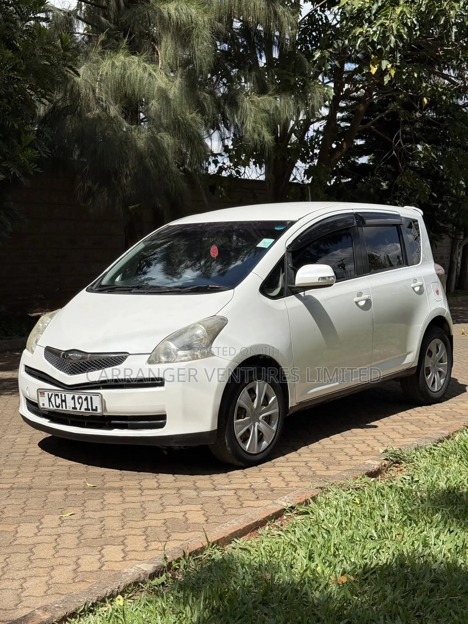 Toyota Ractis 2010 White