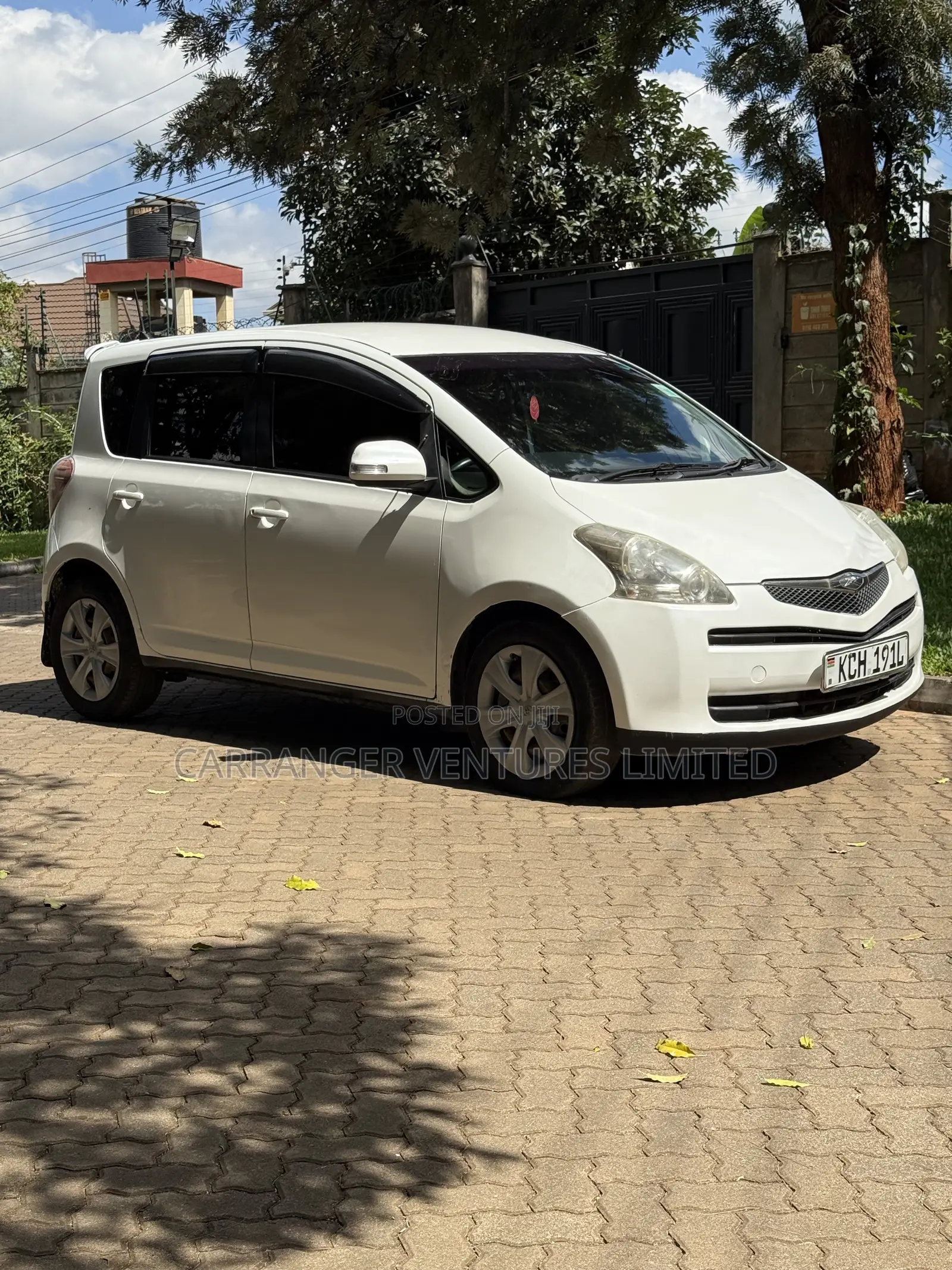 Toyota Ractis 2010 White
