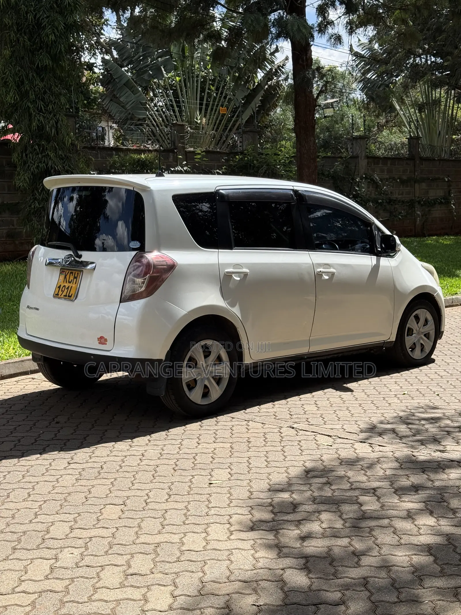 Toyota Ractis 2010 White