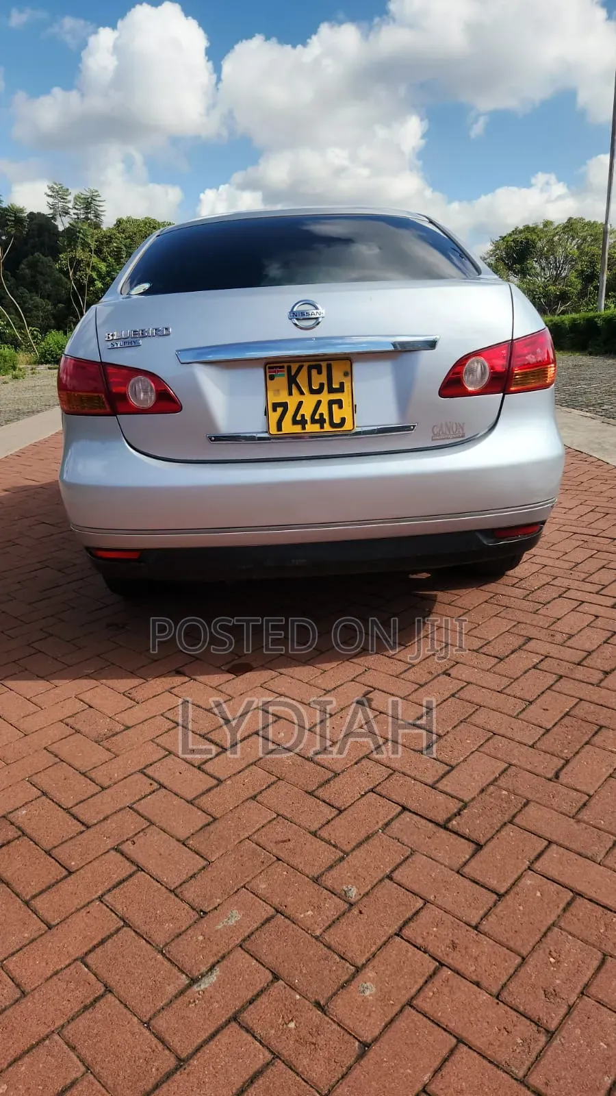 Nissan Bluebird 2010 Silver