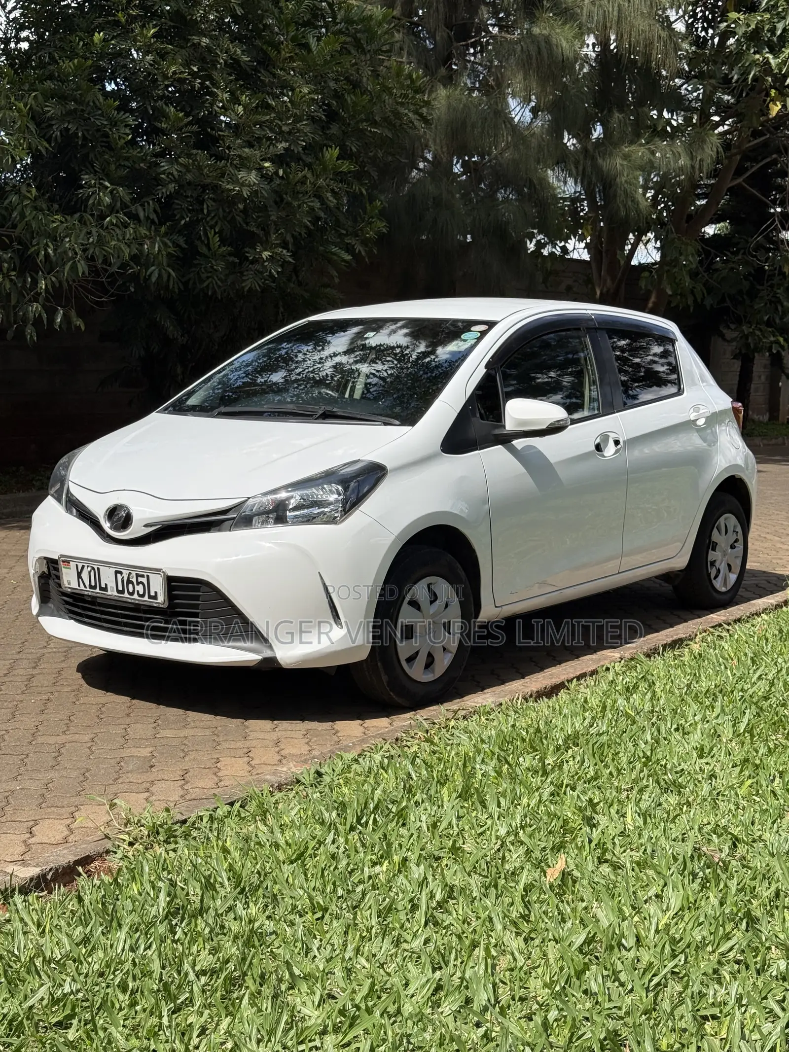 Toyota Vitz 2015 White