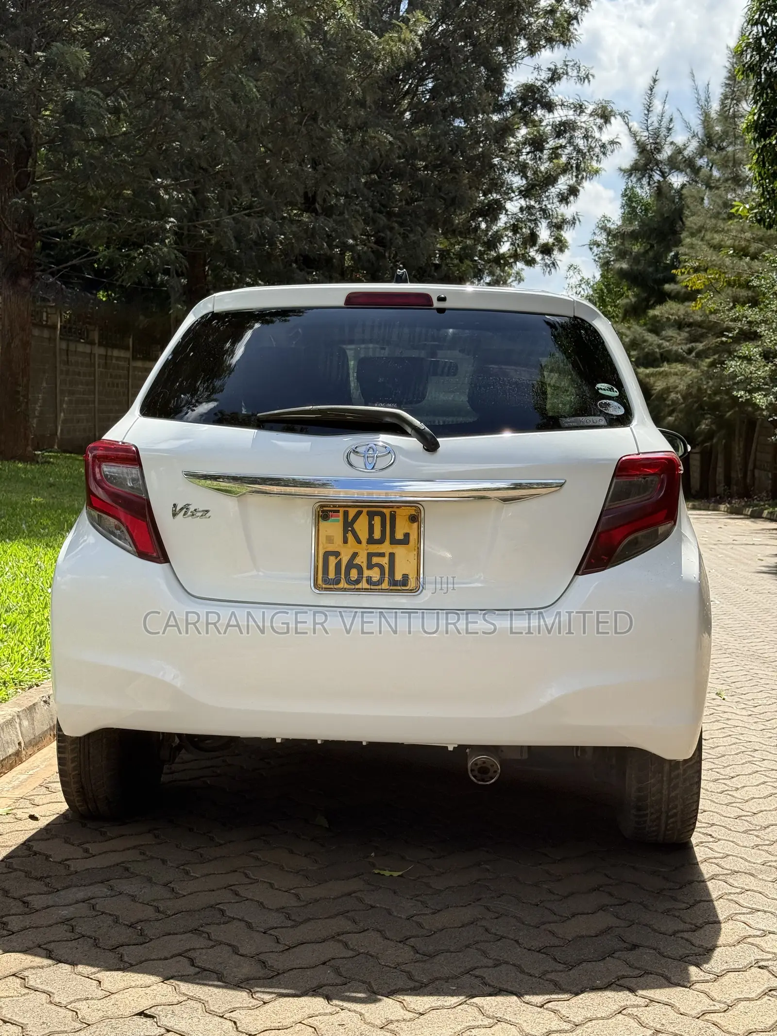 Toyota Vitz 2015 White