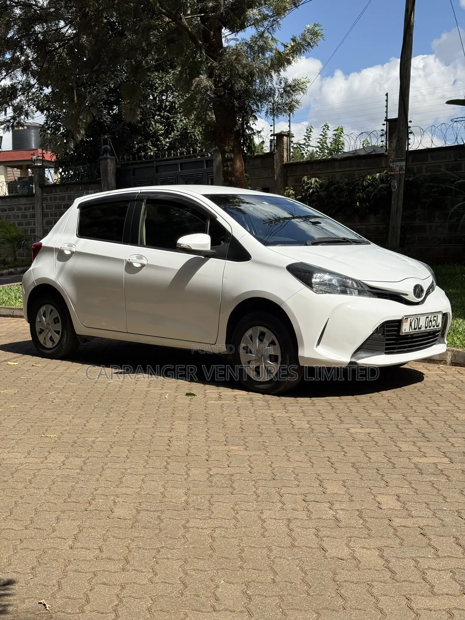 Toyota Vitz 2015 White