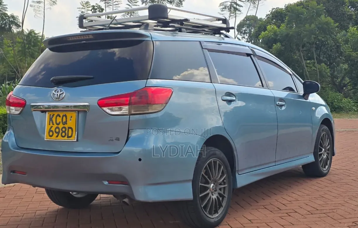 Toyota Wish 2011 Blue
