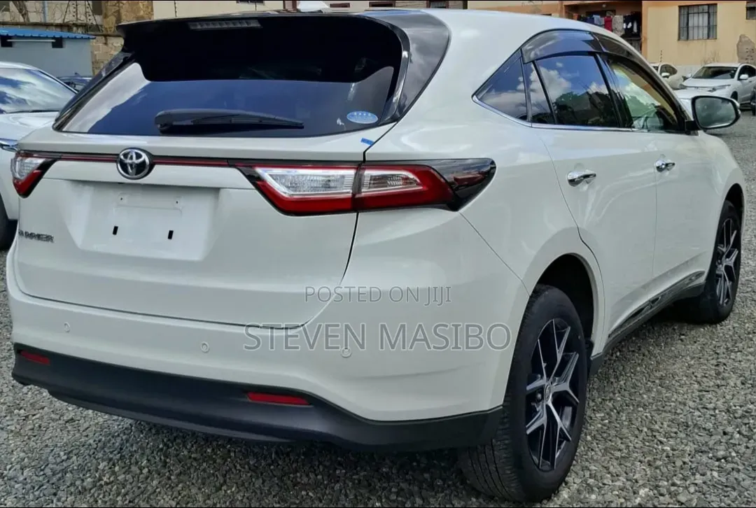 Toyota Harrier 2.0 4WD 2019 White