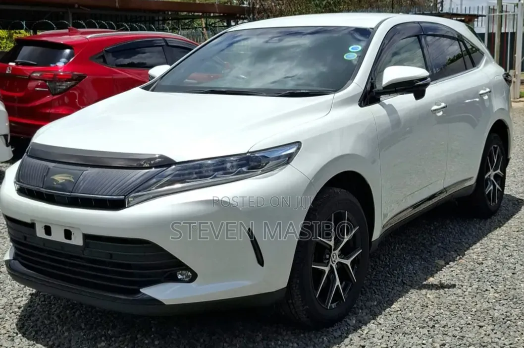 Toyota Harrier 2.0 4WD 2019 White