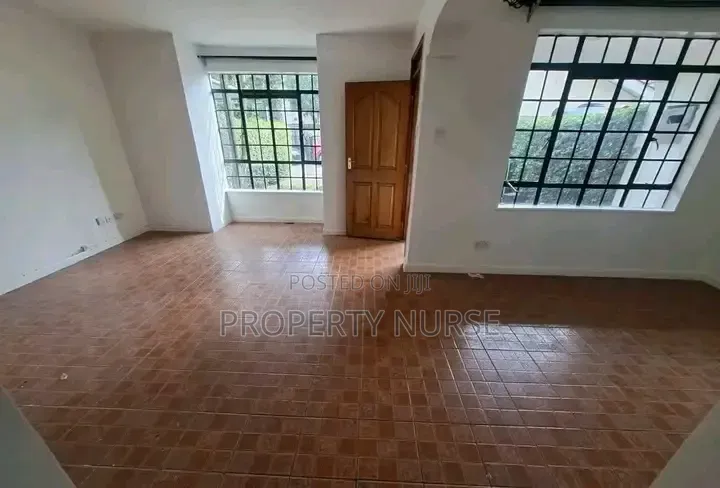 4bdrm Townhouse / Terrace in Gateway Mall Area for rent