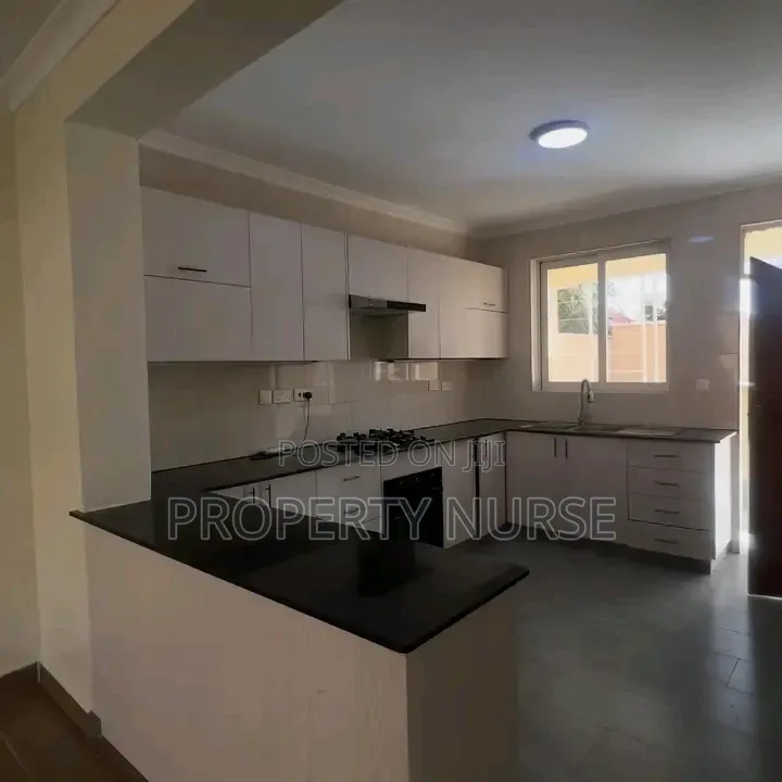 4bdrm Maisonette in Gateway Mall Area for sale
