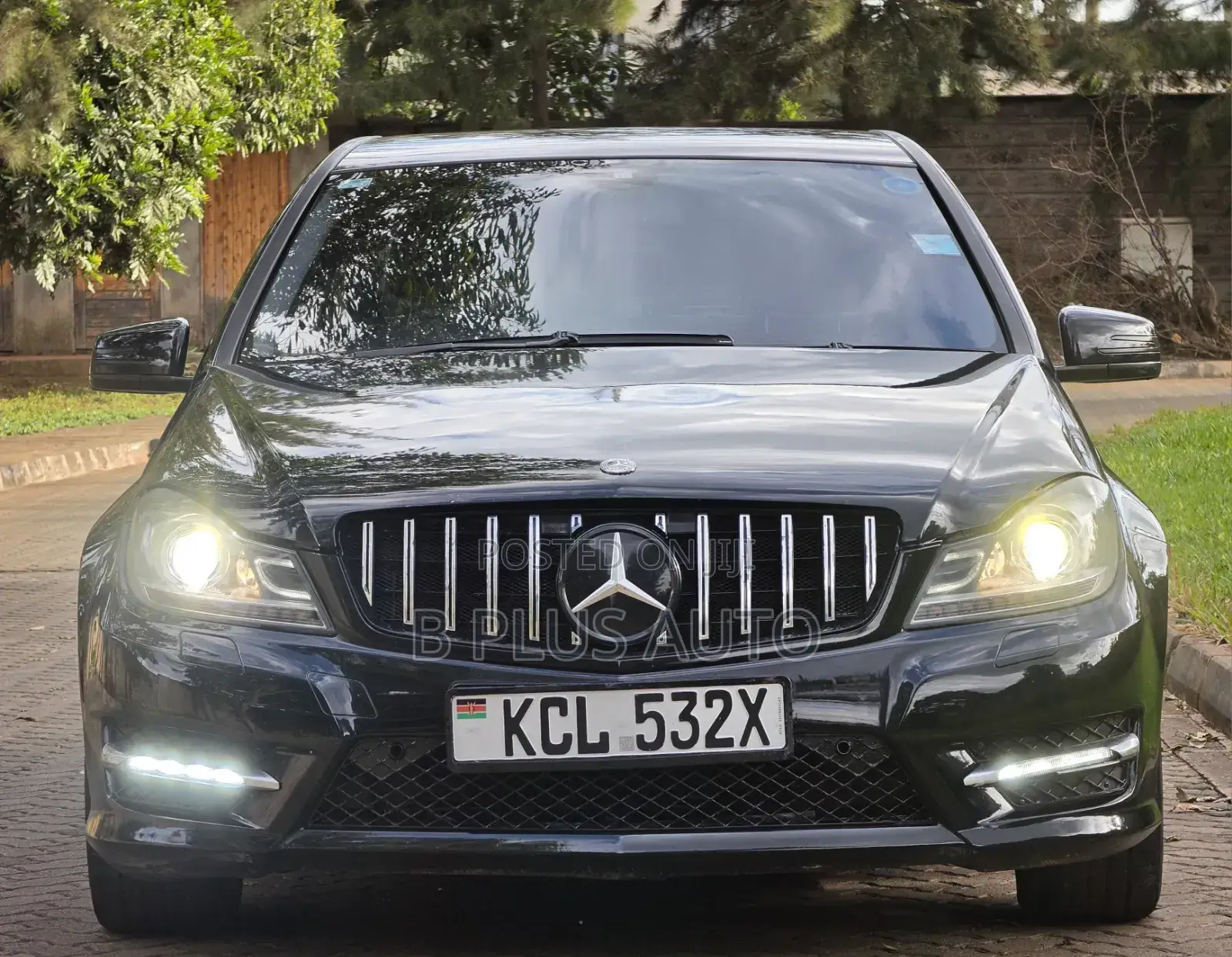 Mercedes-Benz C200 2010 Black