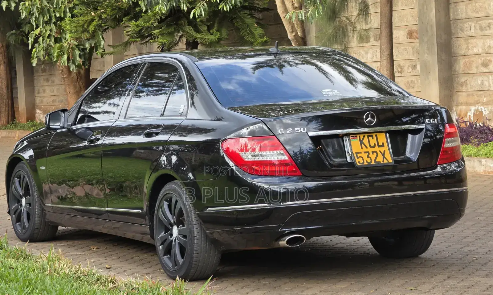 Mercedes-Benz C200 2010 Black