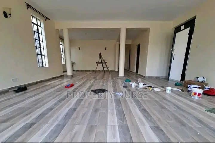 3bdrm Maisonette in Gateway Mall Area for rent
