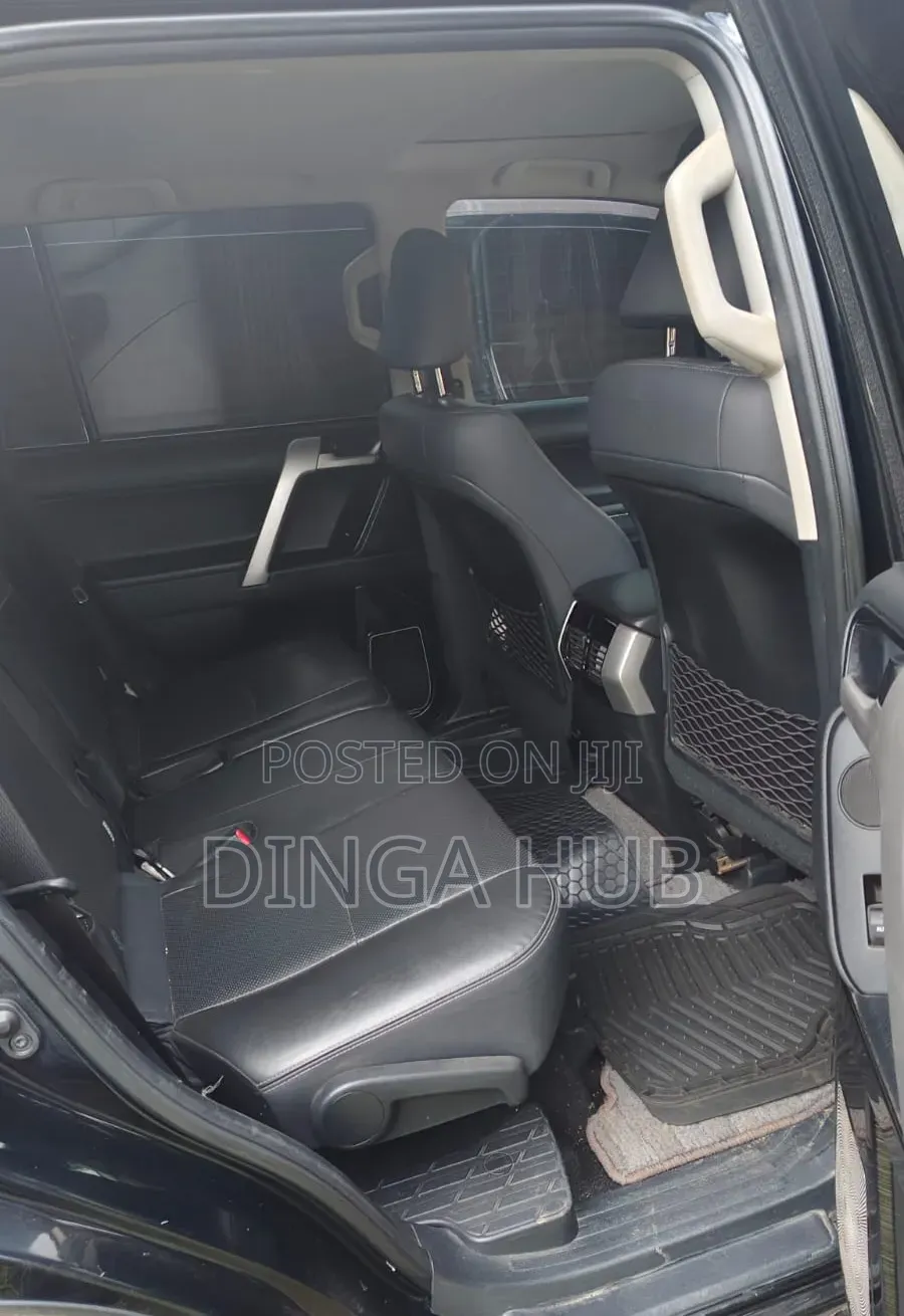 Toyota Land Cruiser Prado 2018 Black