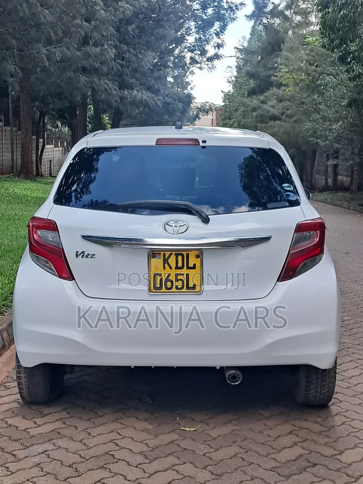 Toyota Vitz 2015 White