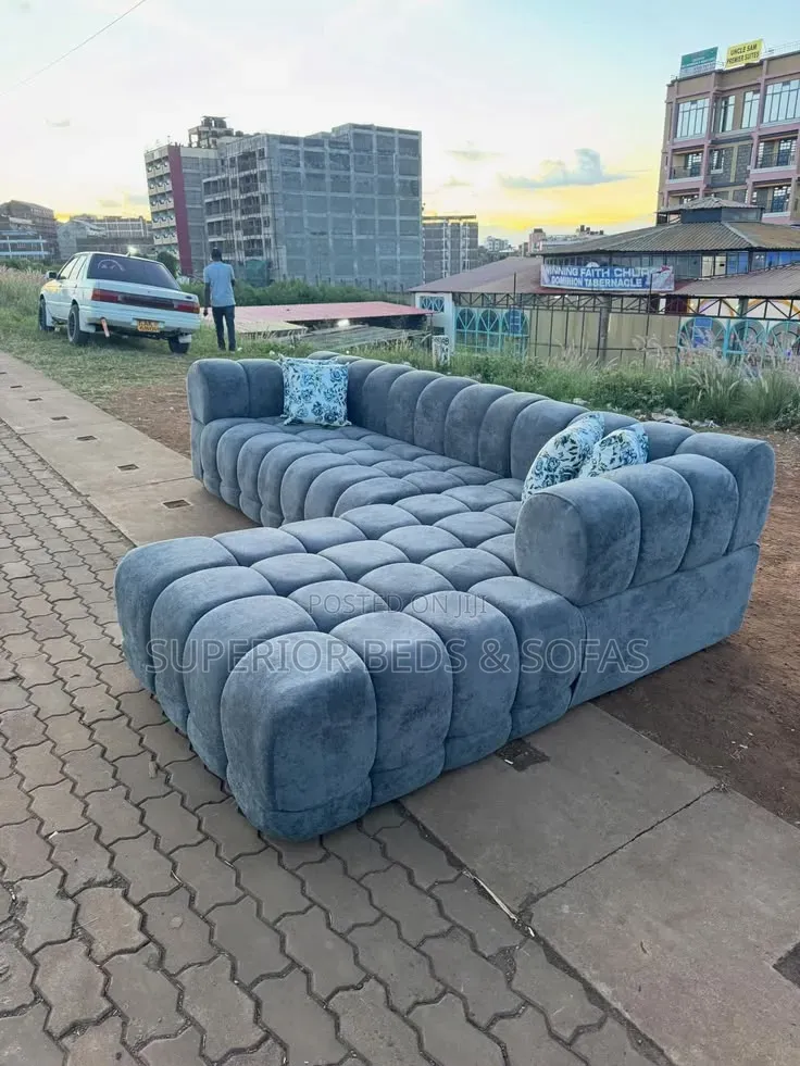 5-Seater Bubbly Bubble Sofa With Throw Pillows