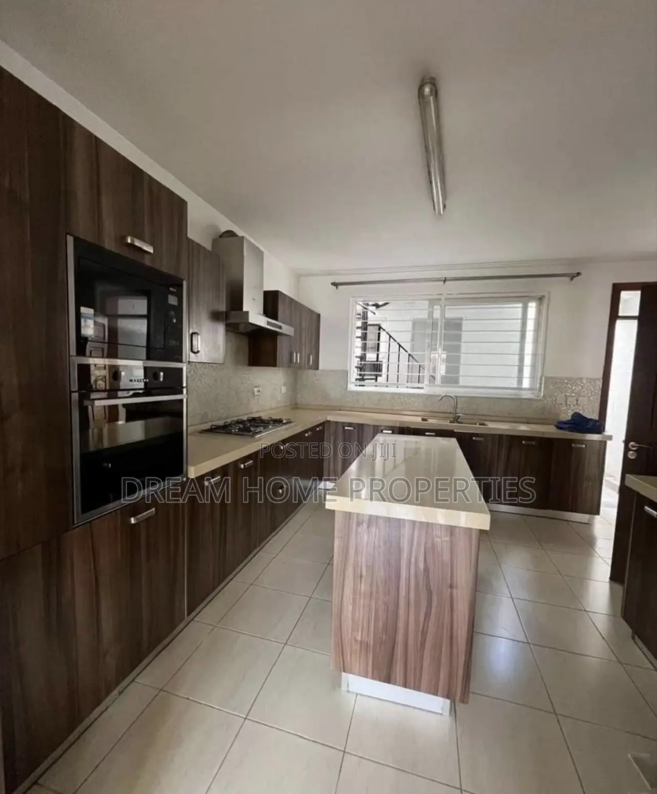 5bdrm Townhouse/Terrace in Lavington for sale